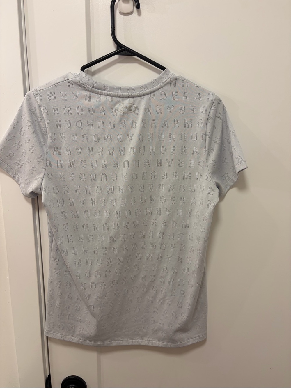 Under Armour Light Gray All-Over Logo Short Sleeve Performance Tee - Picture 2 of 2